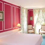 Chateau Hotel, Restaurant & De La Commanderie Hotel