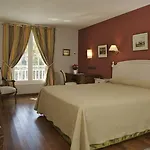 Chateau Hotel, Restaurant & De La Commanderie Hotel