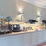 Chateau Hotel, Restaurant & De La Commanderie Hotel