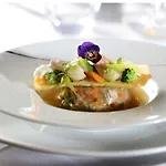 Chateau Hotel, Restaurant & De La Commanderie Hotel
