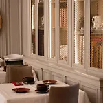 Chateau Hotel, Restaurant & De La Commanderie