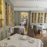 Chateau Hotel, Restaurant & De La Commanderie Hotel