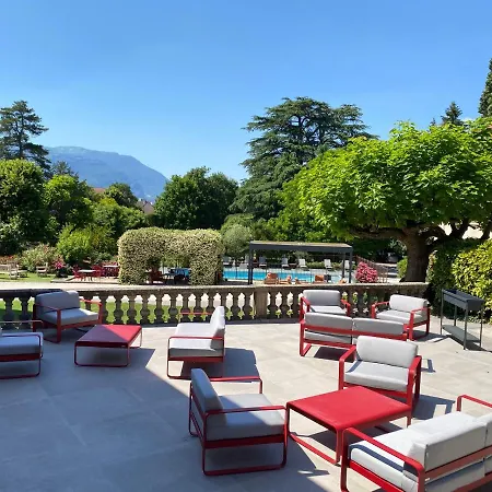 Château Hôtel, Restaurant&spa De La Commanderie Hotel 3*