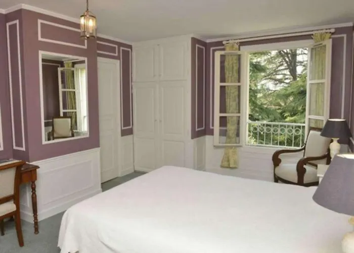 Chateau Hotel, Restaurant & De La Commanderie 4* エイバン