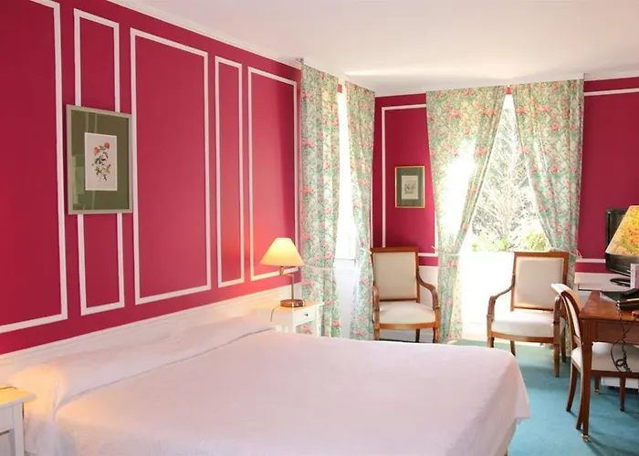 Chateau Hotel, Restaurant & De La Commanderie 호텔