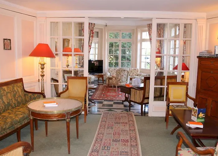 Chateau Hotel, Restaurant & De La Commanderie
