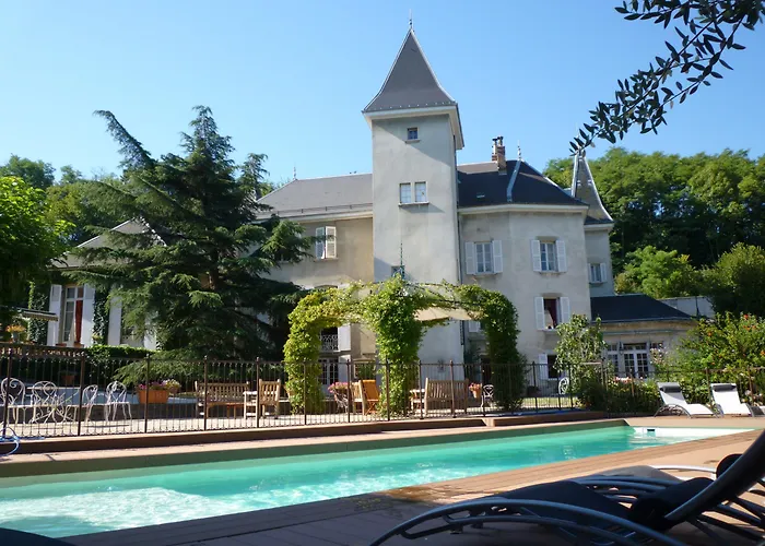 Chateau Hotel, Restaurant & De La Commanderie ホテル 4*