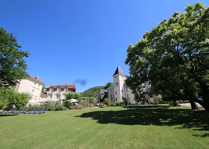 Chateau Hotel, Restaurant & De La Commanderie 4* エイバン