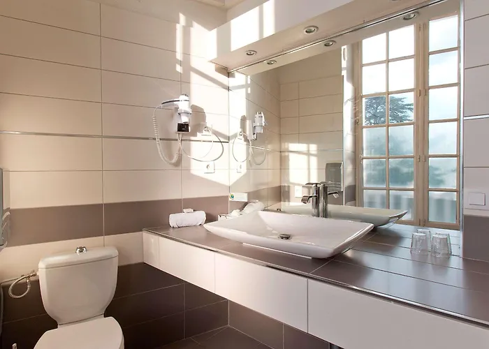 Chateau Hotel, Restaurant & De La Commanderie 4*