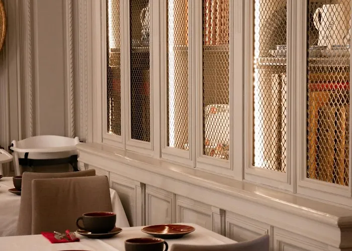 Chateau Hotel, Restaurant & De La Commanderie