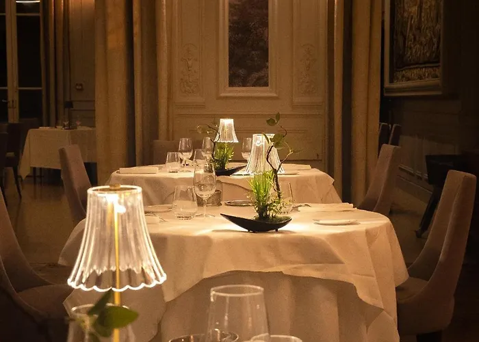 Chateau Hotel, Restaurant & De La Commanderie ホテル 4*