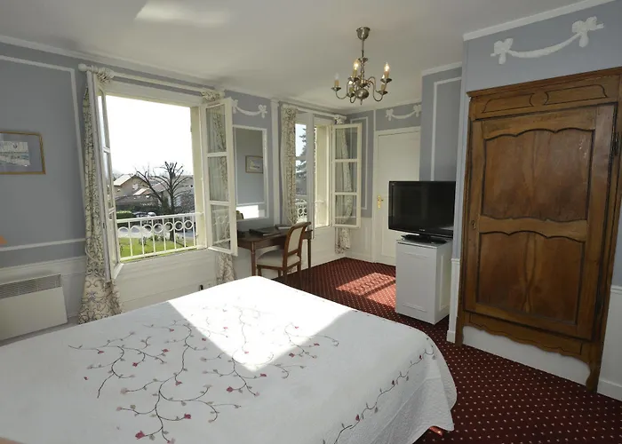 Chateau Hotel, Restaurant & De La Commanderie 4*