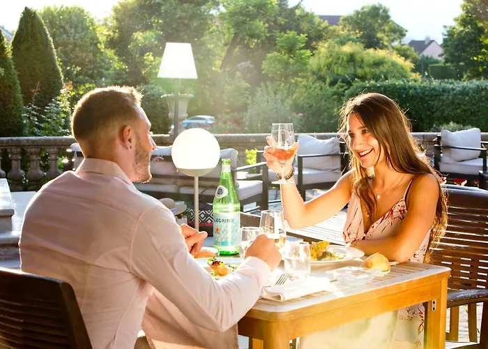 Chateau Hotel, Restaurant & De La Commanderie 4*