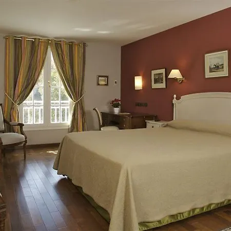 Chateau Hotel, Restaurant & De La Commanderie Szálloda