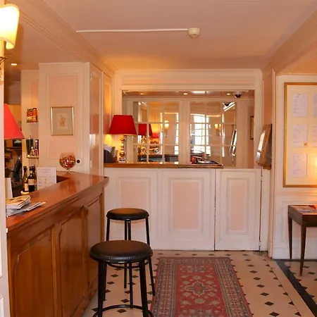 Chateau Hotel, Restaurant & De La Commanderie 3*