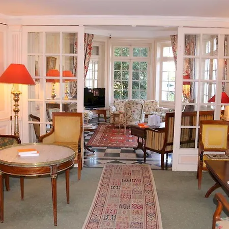 Chateau Hotel, Restaurant & De La Commanderie