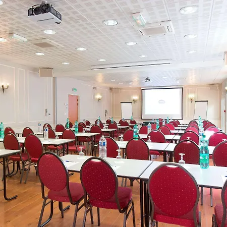Chateau Hotel, Restaurant & De La Commanderie Hotell 4*