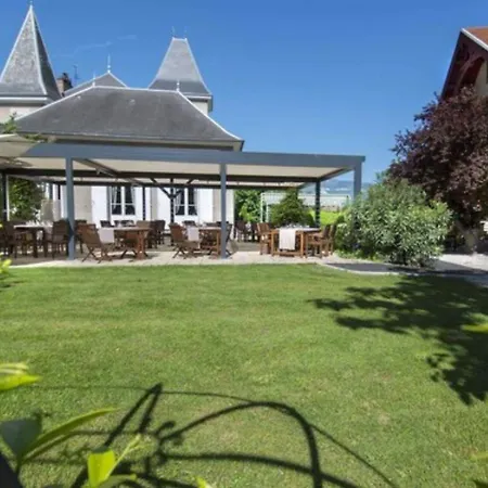 Chateau Hotel, Restaurant & De La Commanderie 3*