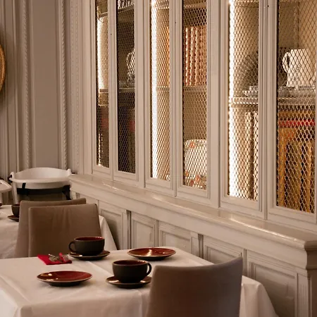 Chateau Hotel, Restaurant & De La Commanderie