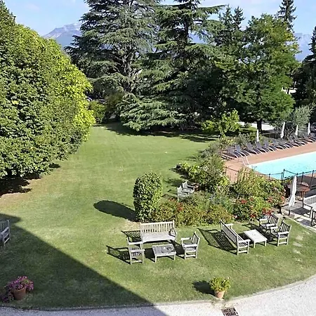 Chateau Hotel, Restaurant & De La Commanderie Hotel 4*