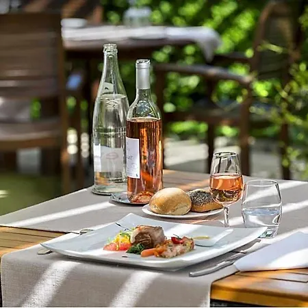 Hotel Chateau Hotel, Restaurant & De La Commanderie 4*