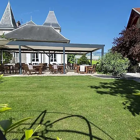 Chateau Hotel, Restaurant & De La Commanderie