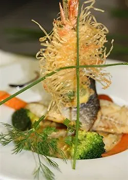Chateau Hotel, Restaurant & De La Commanderie Hotel