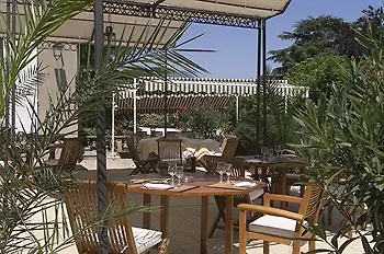 Chateau Hotel, Restaurant & De La Commanderie
