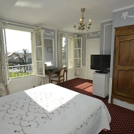 Chateau Hotel, Restaurant & De La Commanderie 3*