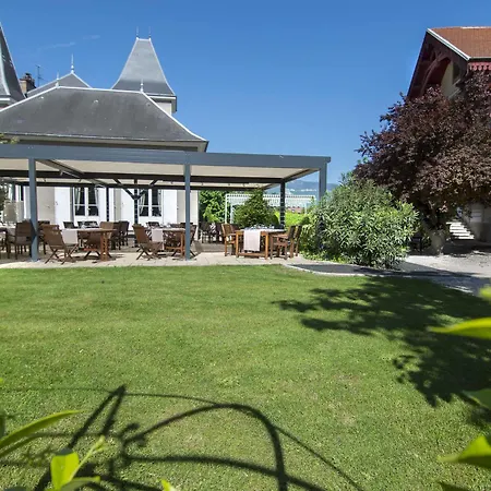 Chateau Hotel, Restaurant & De La Commanderie Szálloda 4*
