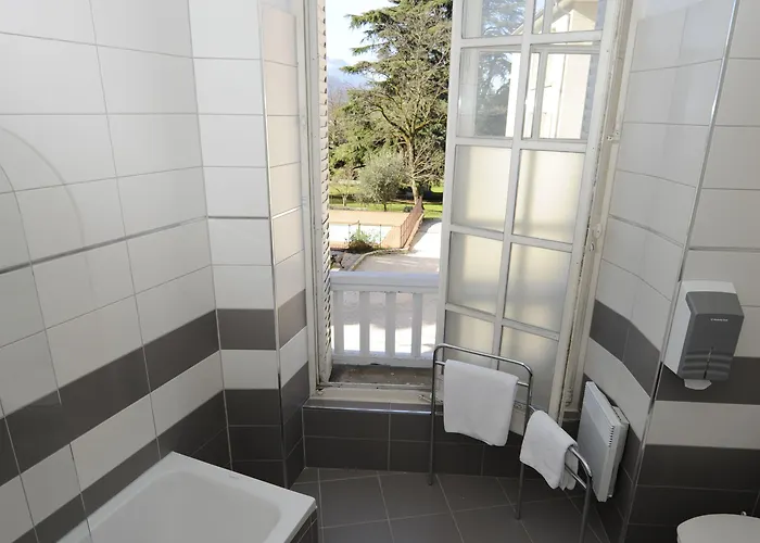 Chateau Hotel, Restaurant & De La Commanderie