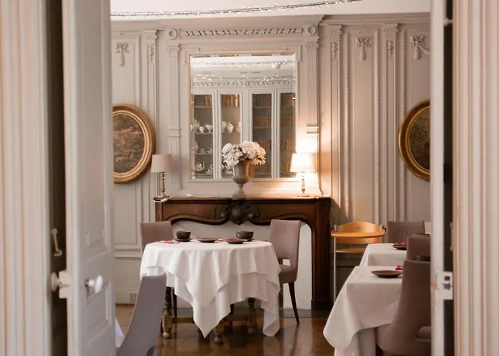 Hotel Chateau Hotel, Restaurant & De La Commanderie