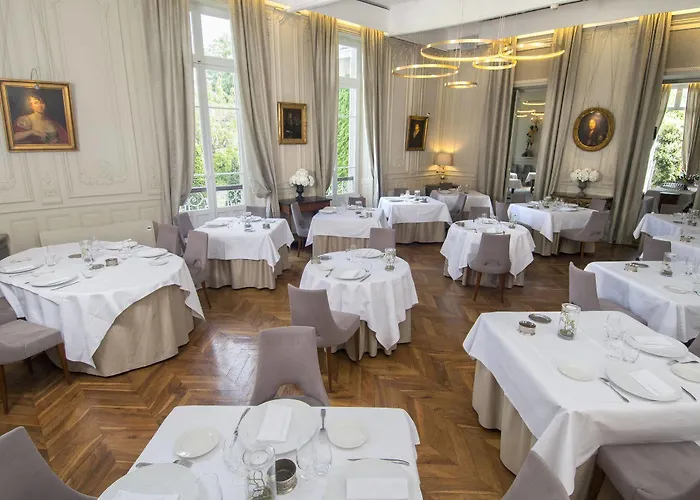 Hotell Chateau Hotel, Restaurant & De La Commanderie 4*