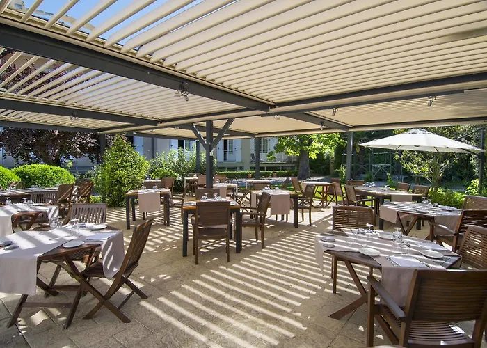 Hotell Chateau Hotel, Restaurant & De La Commanderie Eybens